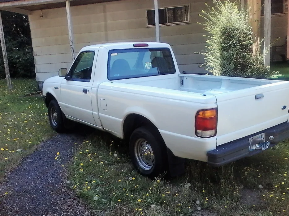 MyTruck_FrontYard02a.webp
