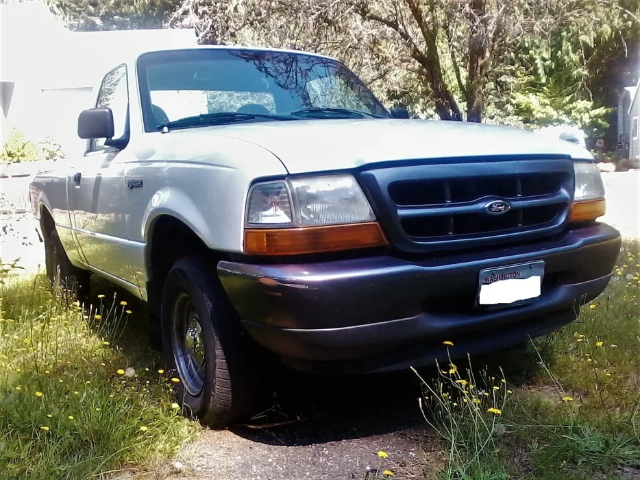 MyTruck_FrontYard03.webp